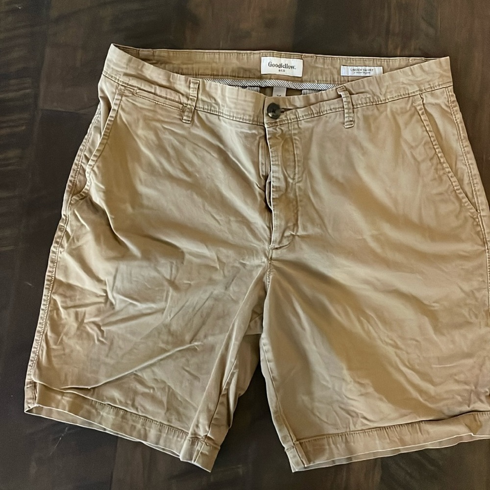 Men’s Target brand Goodfellow cotton dress shorts size 34 Khaki